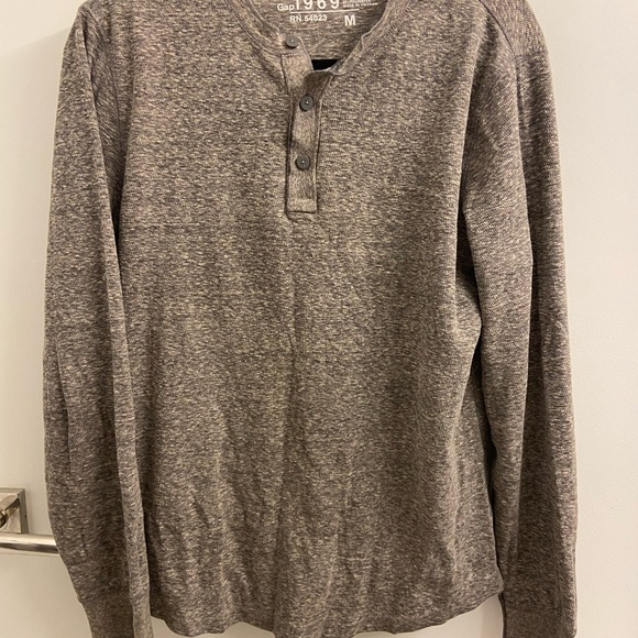 GAP Henley Long Sleeve - Picture 2 of 4